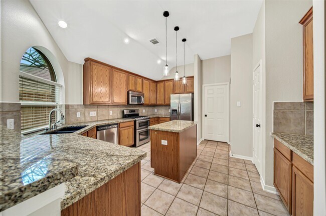 Building Photo - 14526 Red Tailed Hawk Ln