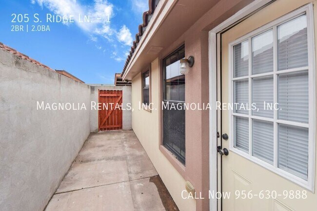 Building Photo - 205 S Ridge Ln