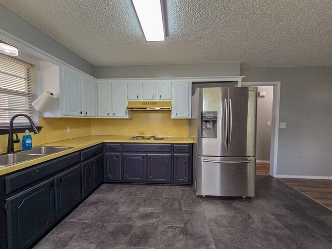 Building Photo - 3 Bedroom 2 Bath home in Shawnee!