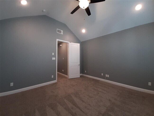 Building Photo - 5439 Camaguey St