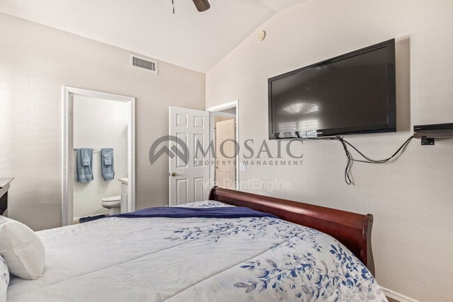 Building Photo - 1797 E Lindrick Dr