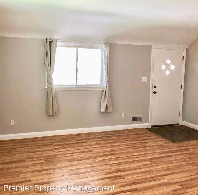 Building Photo - 3 br, 1.5 bath House - 5507 Wilvan Avenue