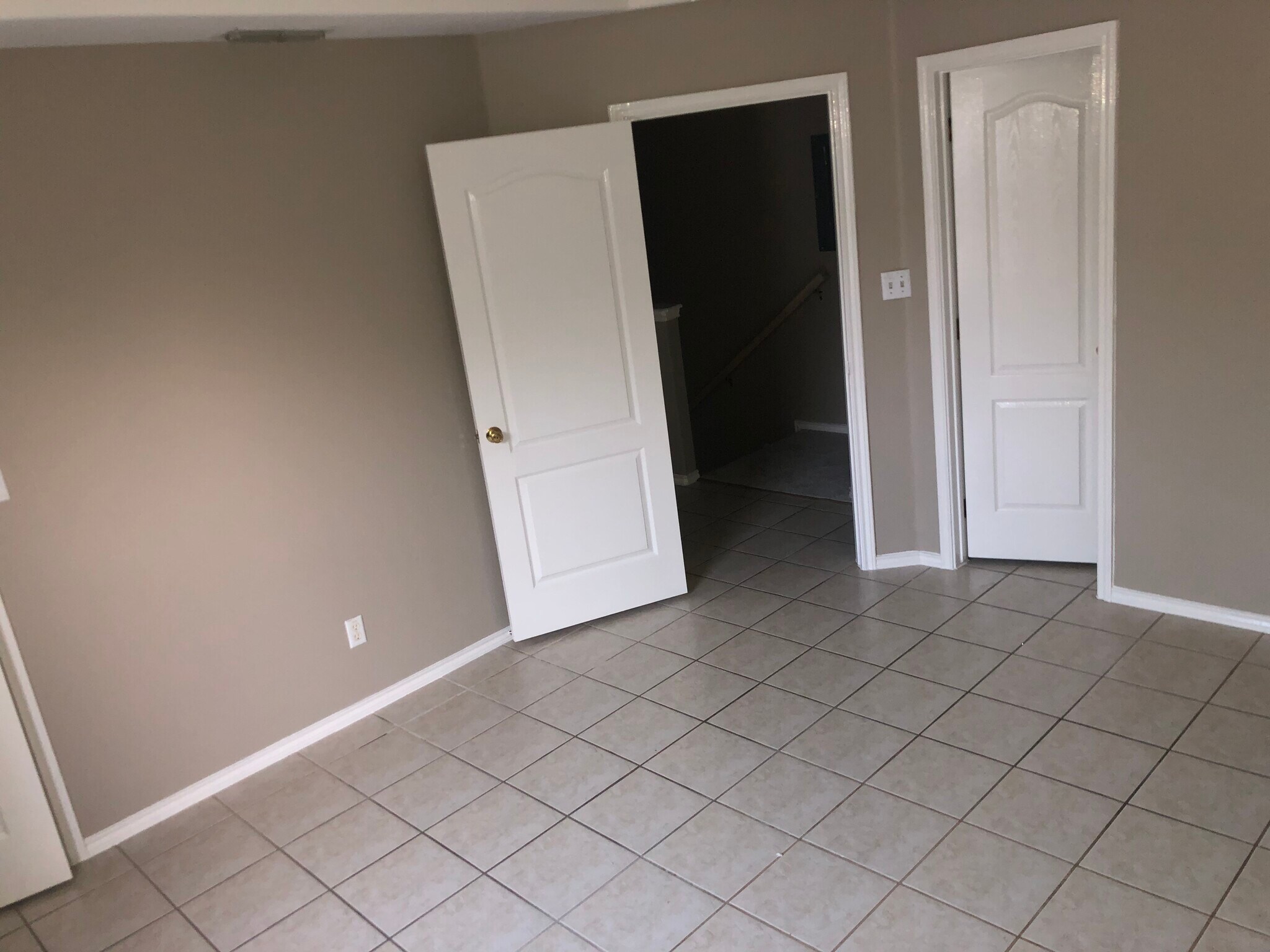 Master Bedroom - 717 Sonesta Dr
