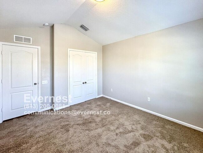 Building Photo - 26541 Castleview Way