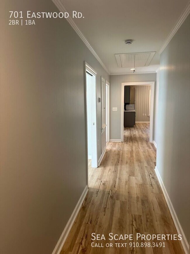 Building Photo - 701 Eastwood Rd