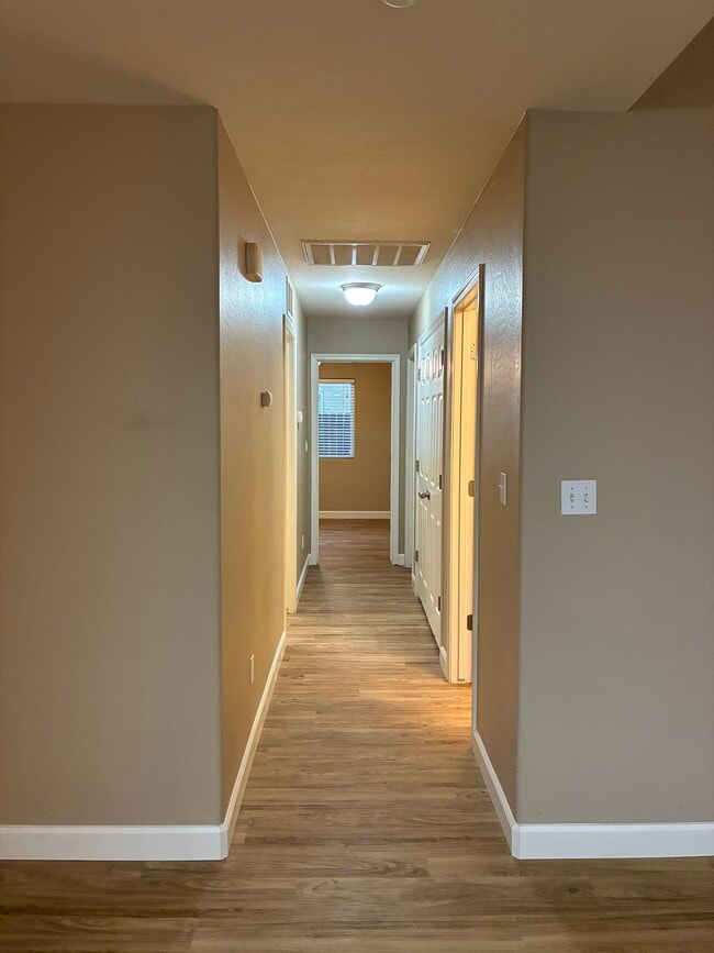 Building Photo - 4734 W Reese Ave