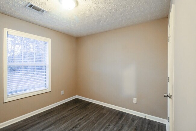 Building Photo - 40 Weldon Pl