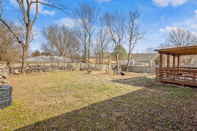 Building Photo - 2110 Loren Cir