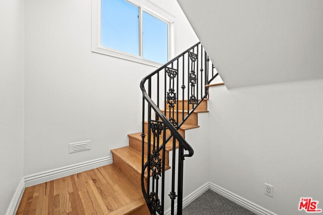 Building Photo - 500 Smithwood Dr