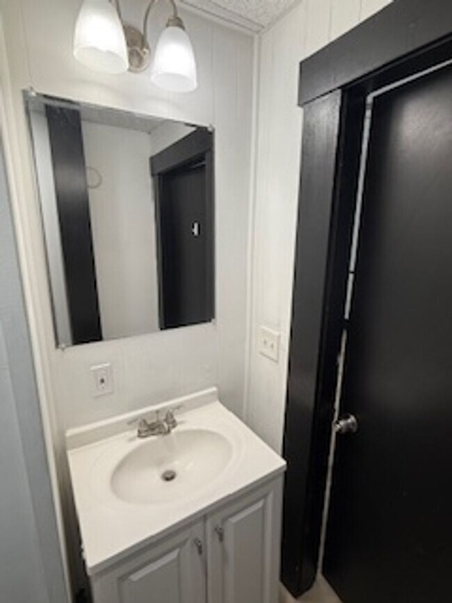 Building Photo - 18-20 Pierce St