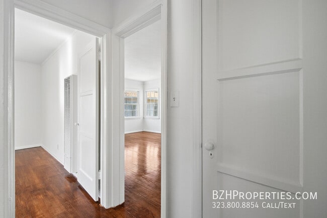 Building Photo - 1047 S Holt Ave