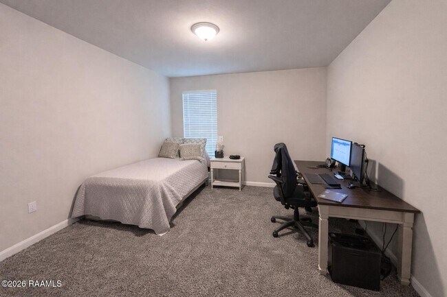 Building Photo - 400 Eastwood Dr