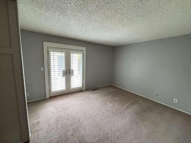 Building Photo - "Charming Concord Retreat: 3-Bedroom Gem with Granite Accents & Cozy Fireplace"