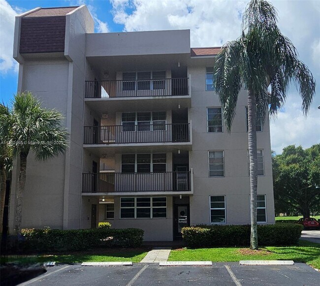 Building Photo - 9520 Seagrape Dr