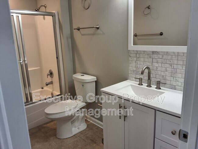 Building Photo - 200 Adena Loop