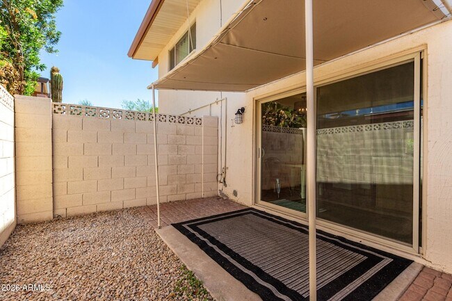 Building Photo - 4848 N Woodmere Fairway