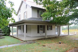 Building Photo - Charming Single Family Home
