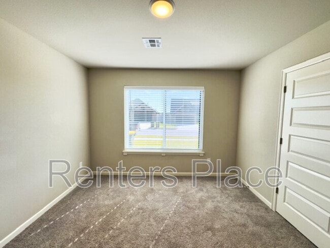 Building Photo - 28003 E 107th St S