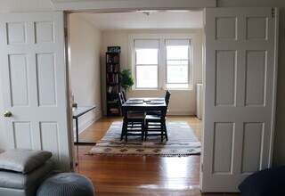 Building Photo - 3bed/1 bath in Brookline