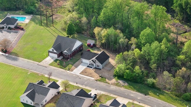Building Photo - 312 Kingston Cir