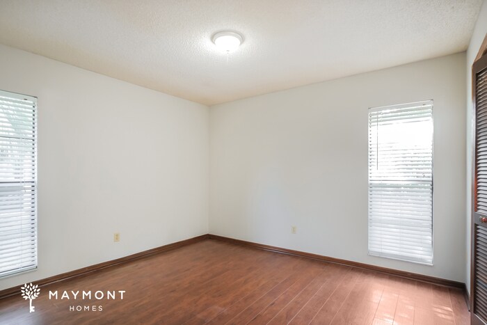 Building Photo - 715 Gilda Dr