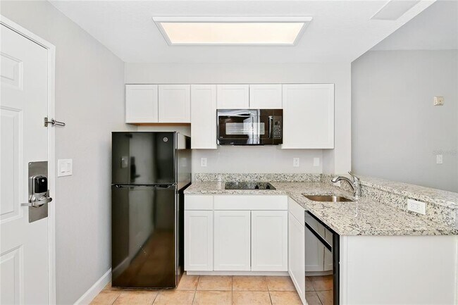 Building Photo - 7503 Atlantis Way