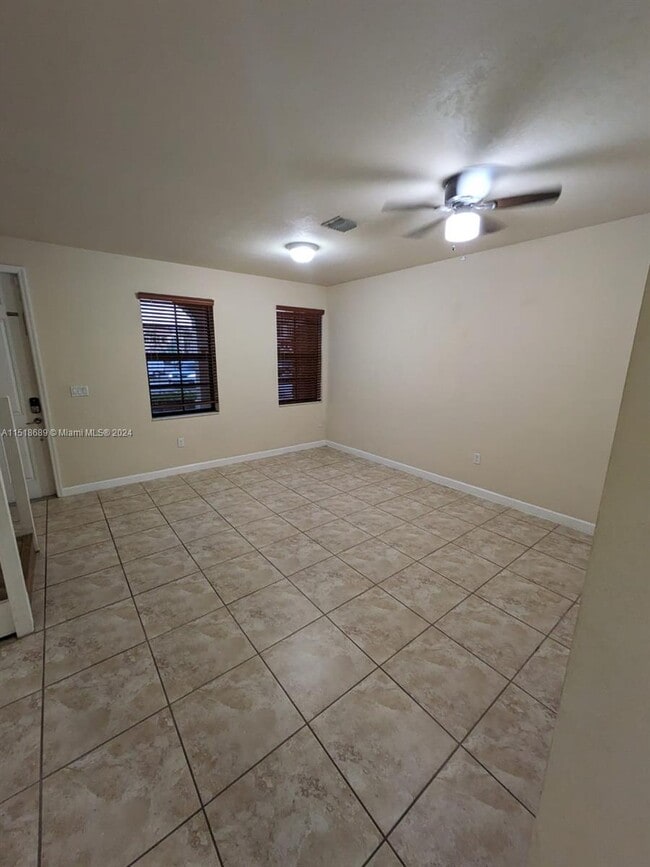 Primary Photo - 424 SE 32nd Ave