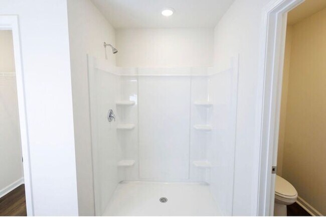 Building Photo - MOVE IN SPECIAL-Beautiful home available for rent