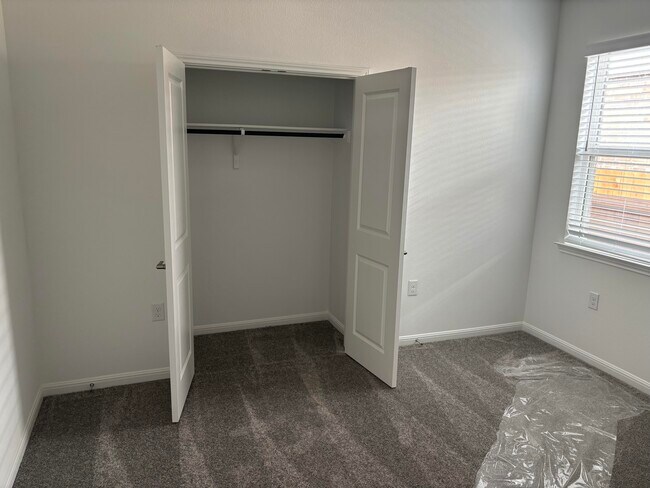 Building Photo - 1224 Purple Martin Dr