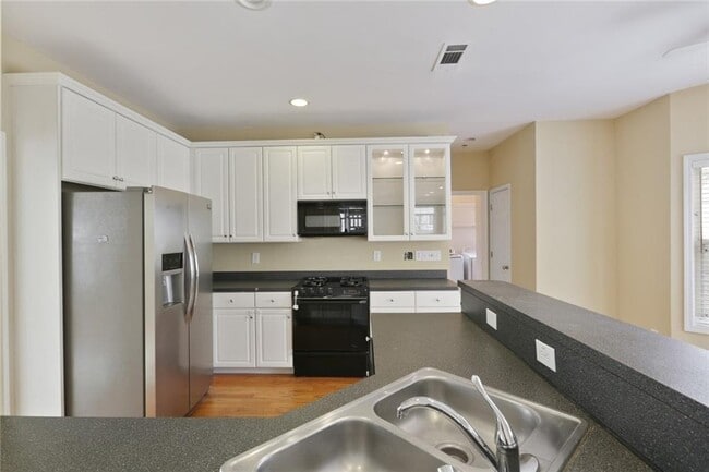 Building Photo - 2109 Berryhill Cir SE