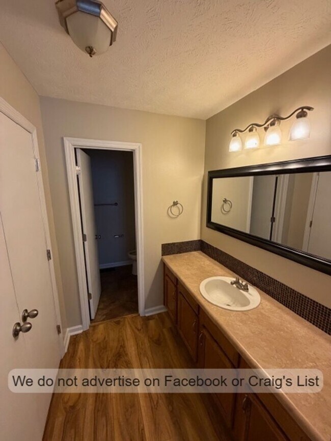 Building Photo - River Cliff Villas- Crooked Creek Court