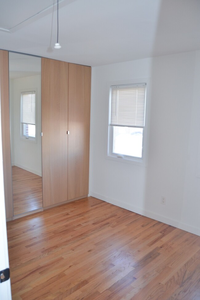 Third Floor bedroom with custom closest system - 816 N Pennock St