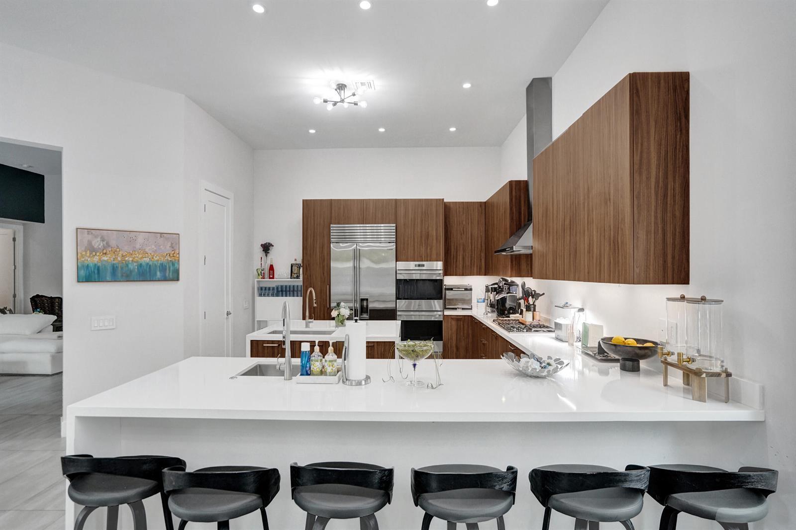 Building Photo - 5663 Brookfield Cir W