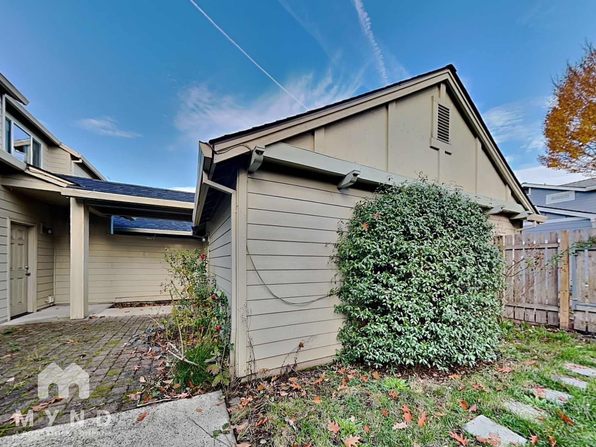 Building Photo - 1723 NE Ashberry Dr