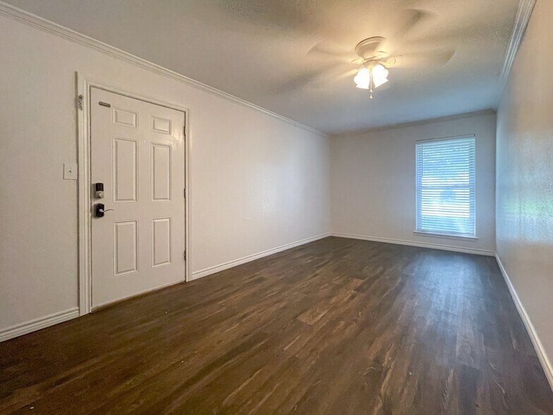 Building Photo - 312 Cedarwood Ln