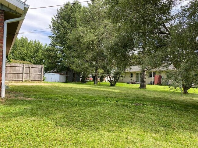 Building Photo - Cute Duplex in Stevensville