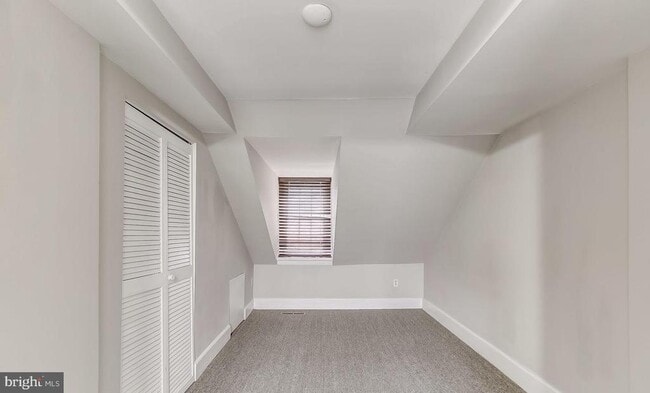 Building Photo - 825 S Charles St