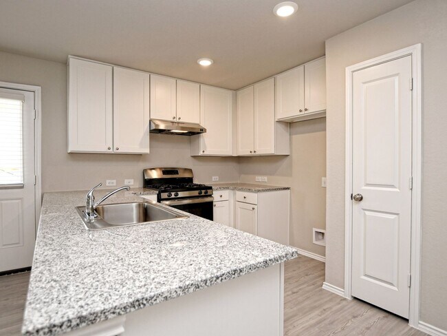 Building Photo - 3 BR/2 BA - Waterwheel! - SAN ANTONIO