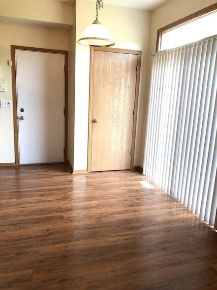 Building Photo - 1860 Fescue Dr