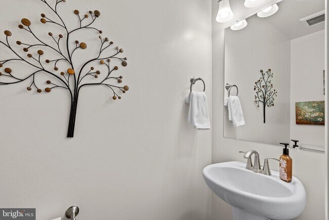 Building Photo - 2051 Ter Vw Ln