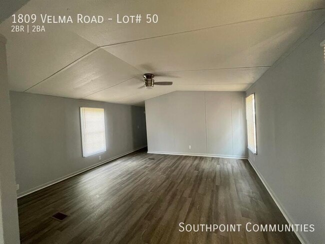 Building Photo - 1809 Velma Rd