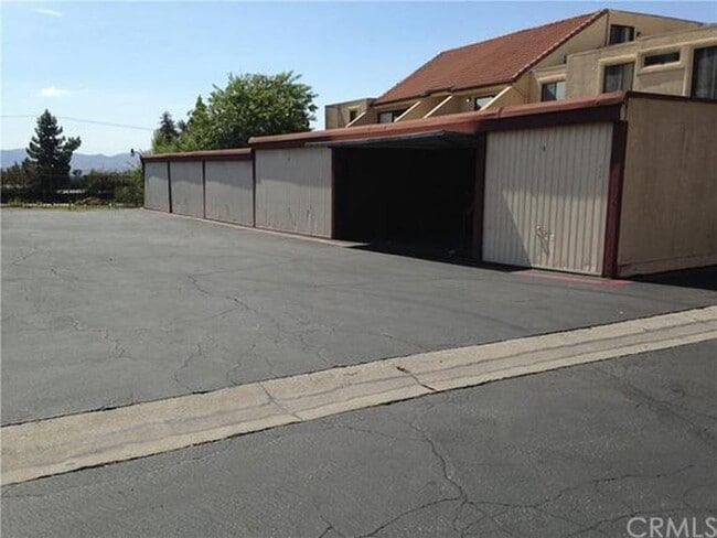 Garage - 2266 Denair Ave