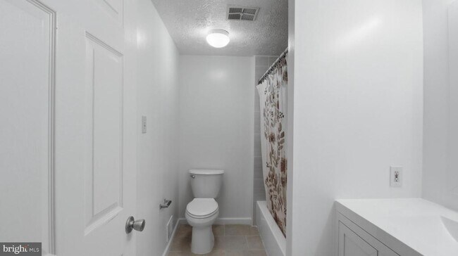 Building Photo - 7821 Fairborn Ct