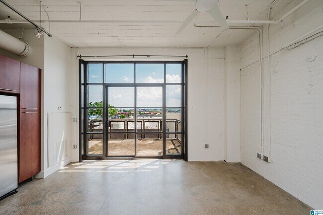 Building Photo - 2201 5th Ave S