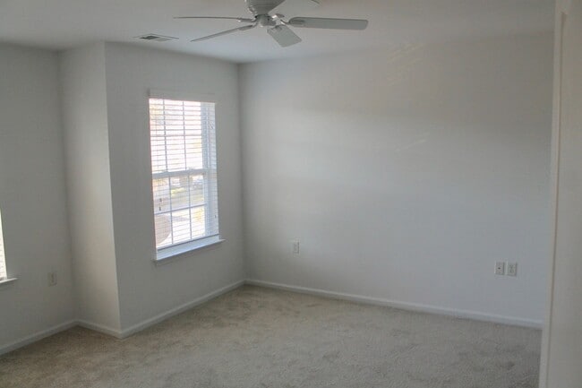 Building Photo - 1431 Titchfield Dr.