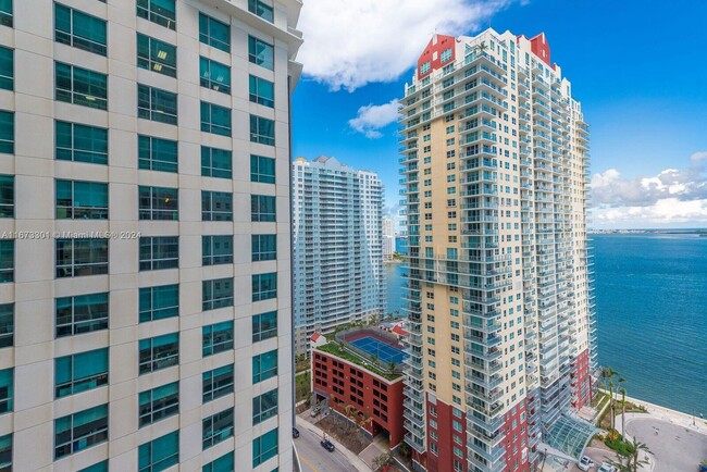 Building Photo - 1200 Brickell Bay Dr