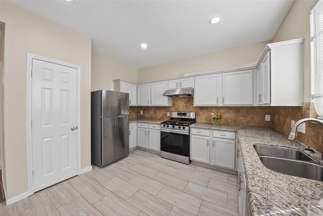 Building Photo - 8118 Barnes Ridge Ln