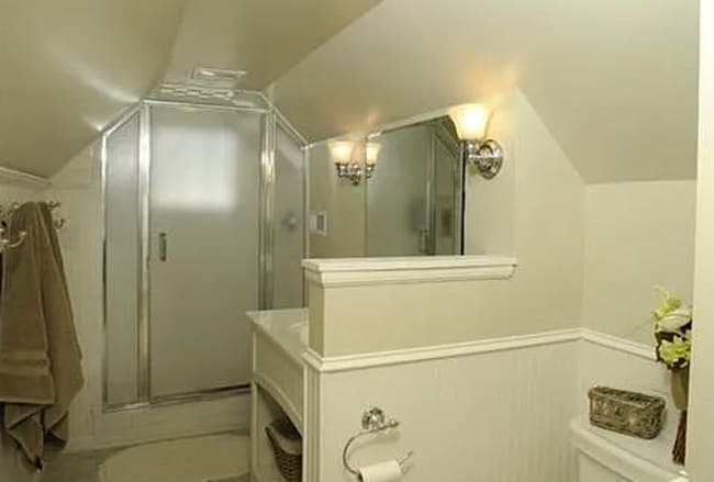 Building Photo - Charming & Updated Prairie Village Home – ...
