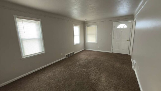 Building Photo - 20122 Manor St