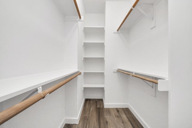 Building Photo - 1014 Montrose Blvd